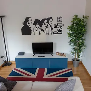 Number 3 Charming Old Town Apartment Parma
